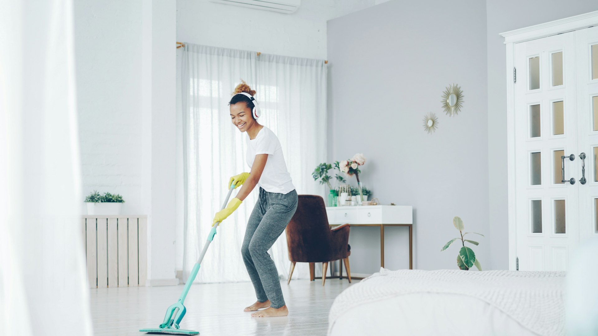 Window cleaning, Commercial cleaning